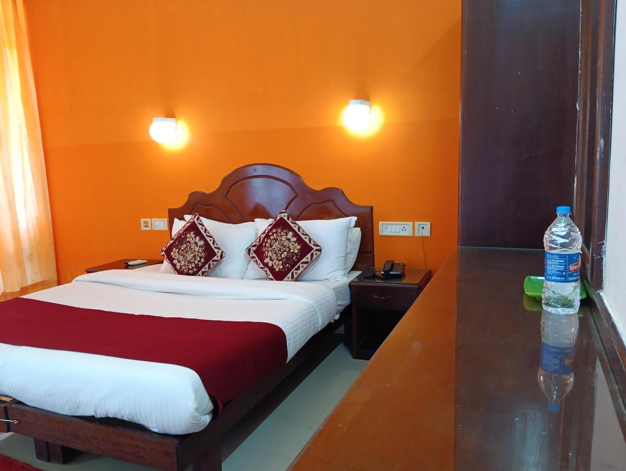 Vedantha Inn Kovalam Exterior photo